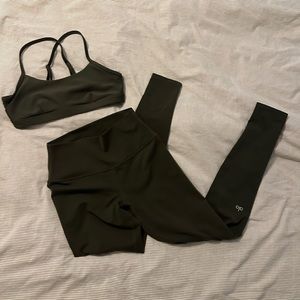 Alo Yoga Dark Olive Set